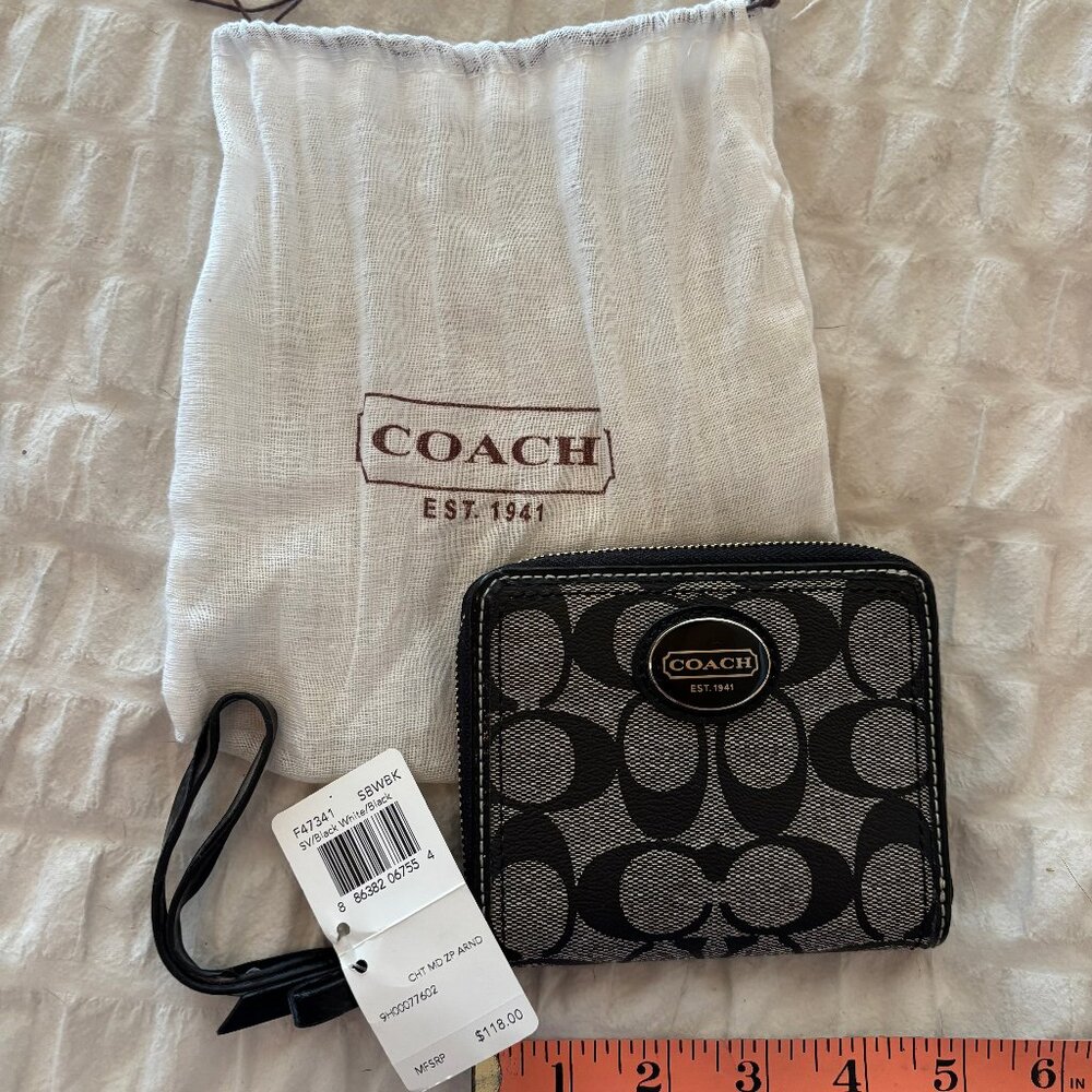 NWT Authentic Coach Signature Peyton Medium Zip Around Wallet